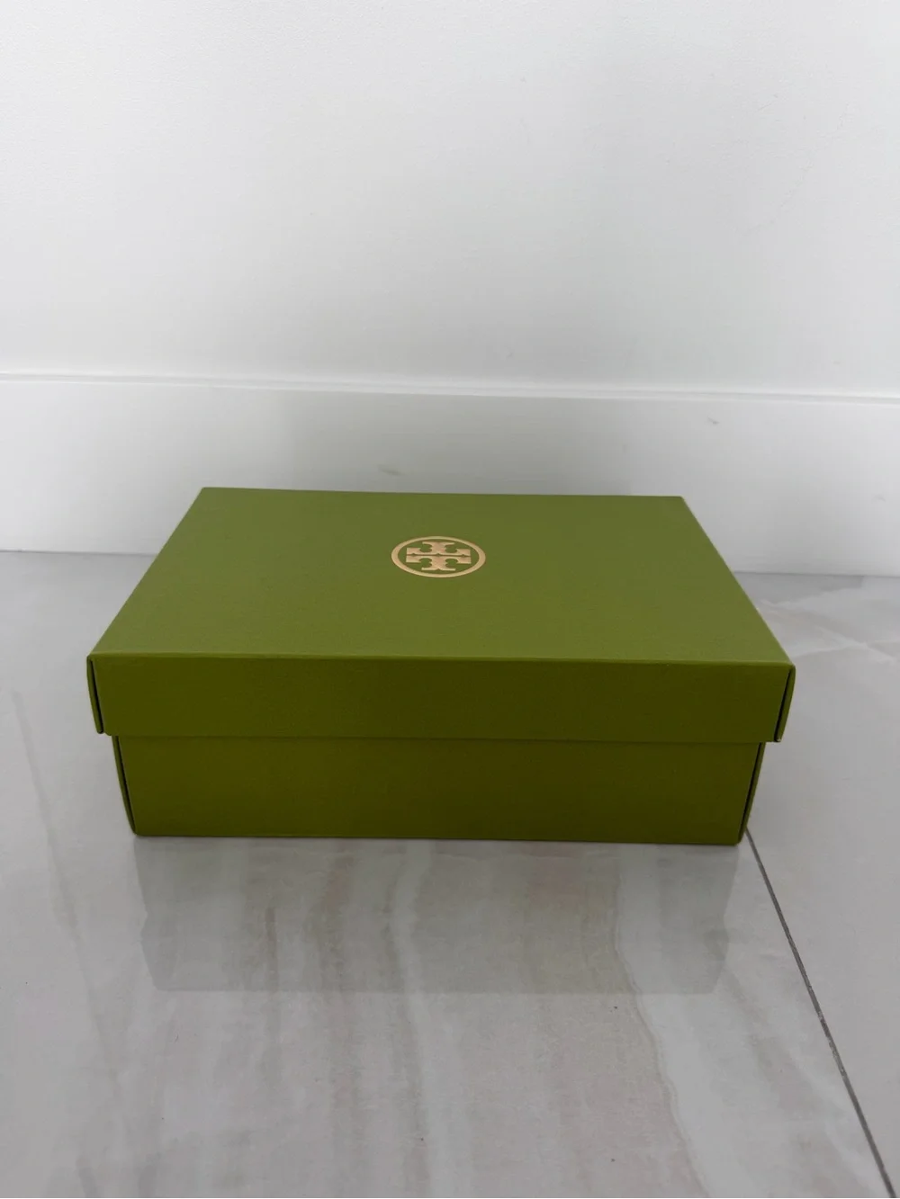 Newest Tory Burch Green Shoe Box with Green Tissue Paper